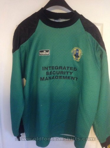 Braintree Town Goalkeeper football shirt 2001 - 2002