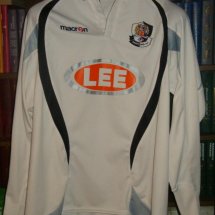Dartford FC Home football shirt (unknown year) sponsored by Lee