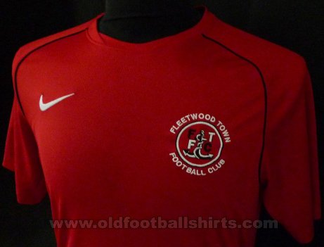Fleetwood Town Training/Leisure football shirt 2009 - 2010