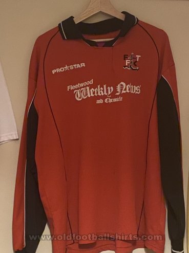 Fleetwood Town Home football shirt 2002 - 2004