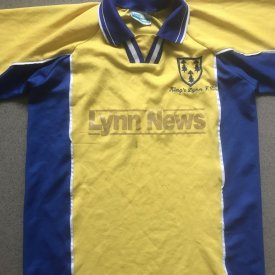 Kings Lynn Town Home football shirt (unknown year) sponsored by Lynn News