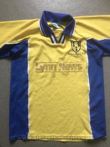 Kings Lynn Town Home football shirt (unknown year)