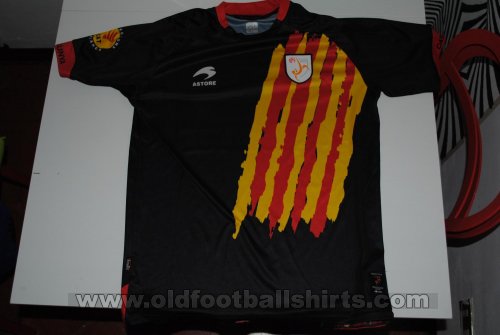 Catalonia Home futbol forması 2010 - 2012