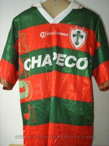 Portuguesa de Desportos Home football shirt 1996