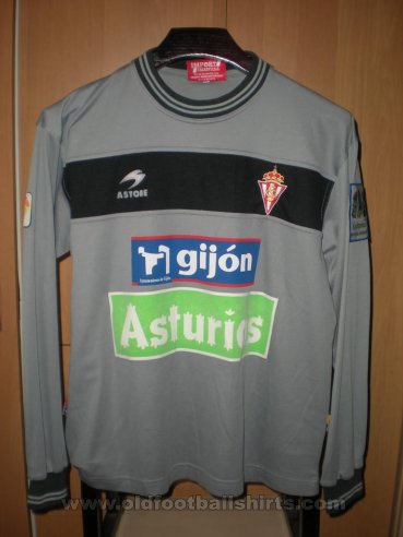 Sporting Gijon Goalkeeper football shirt 2001 - 2002