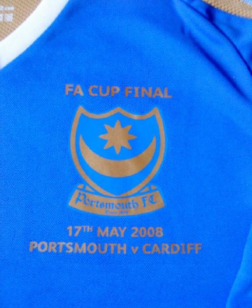 ポーツマスFC 2008年FAカップfinalユニフォーム＋優勝記念キャップ Portsmouth Special football shirt 2008. Sponsored by OKI