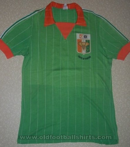 Côte d\'Ivoire Away football shirt 1984 - 1985