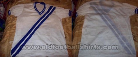 Union de Curtidores Home football shirt 1972 - ?