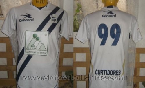 Union de Curtidores Home football shirt 2010 - 2011