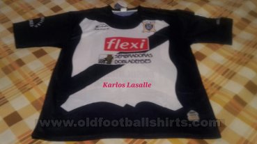 Union de Curtidores Home football shirt (unknown year)