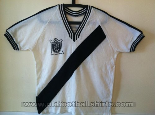 Union de Curtidores Home football shirt 1981 - 1982