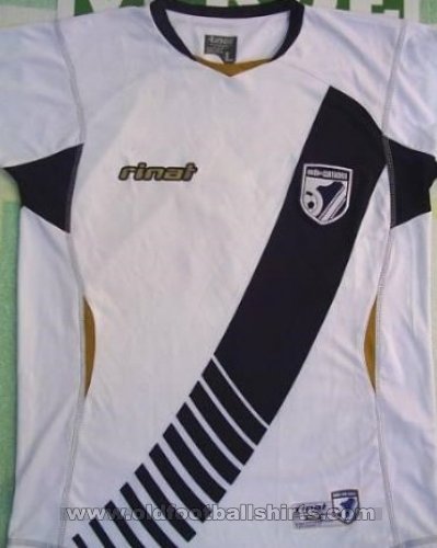 Union de Curtidores Home football shirt 2011
