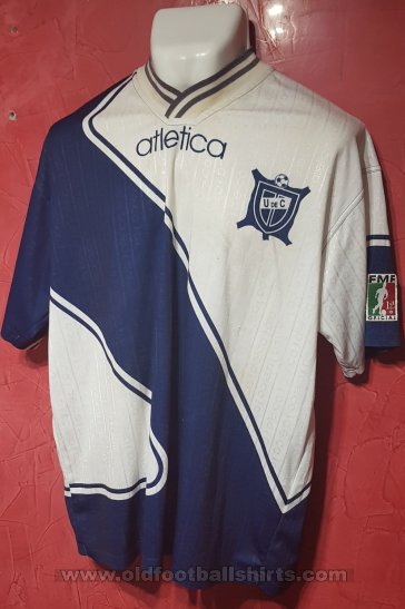 Union de Curtidores Home football shirt 1998 - 1999