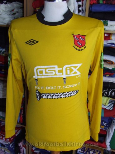Dundalk Goalkeeper football shirt 2010 - 2012