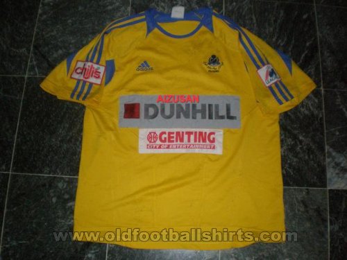 Pahang FA  Home football shirt 2004