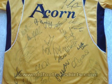 Newport County Home Maillot de foot 2003 - 2004