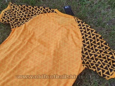 Newport County Home baju bolasepak 2019 - 2020