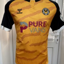 Newport County Home Maillot de foot 2020 - 2021 sponsored by Pure Vans