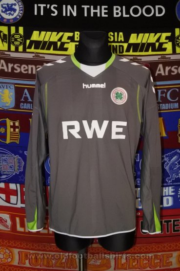 Rot-Weiss Oberhausen Away football shirt (unknown year)