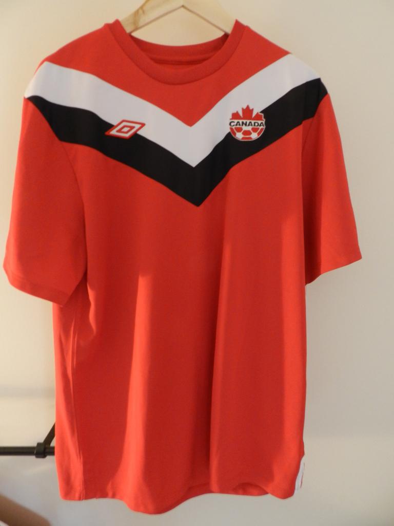 Canada Home Camiseta de Fútbol 2011 - 2012.