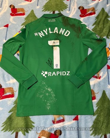 Reading Goalkeeper football shirt 2021 - 2022