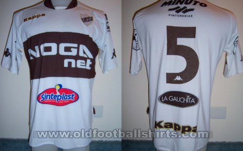 Platense Home football shirt 2009 - 2010