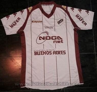 Platense Home football shirt 2010 - 2011