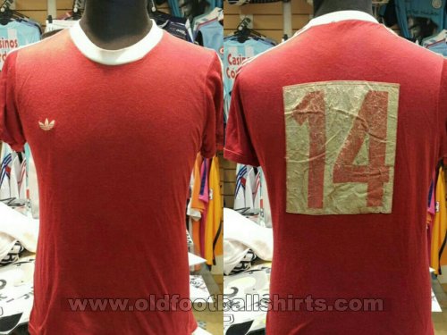 Instituto De Cordoba Third football shirt 1982 - 1983