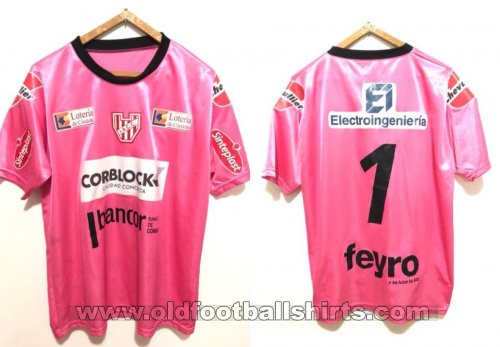 Instituto De Cordoba Goalkeeper football shirt 2013