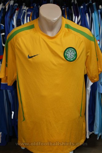 Celtic Training/Leisure football shirt 2010