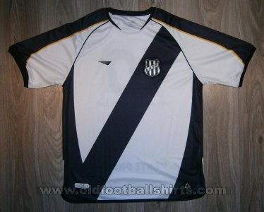 Ponte Preta Home football shirt 2003 - 2004