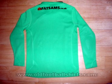 Dundee United Goalkeeper football shirt 2009 - 2010