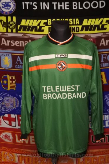 Dundee United Away football shirt 2002 - 2003