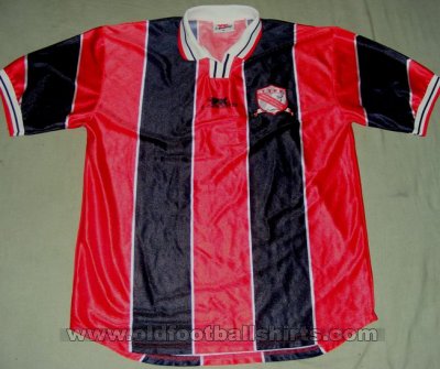 Trinidad & Tobago Home football shirt 2001 - 2002