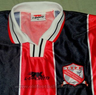 Trinidad & Tobago Home football shirt 2001 - 2002