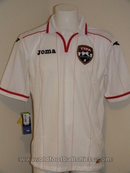 Trinidad & Tobago Away football shirt 2013 - 2014