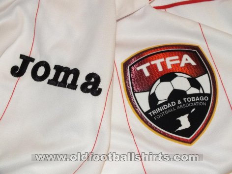 Trinidad & Tobago Away football shirt 2013 - 2014