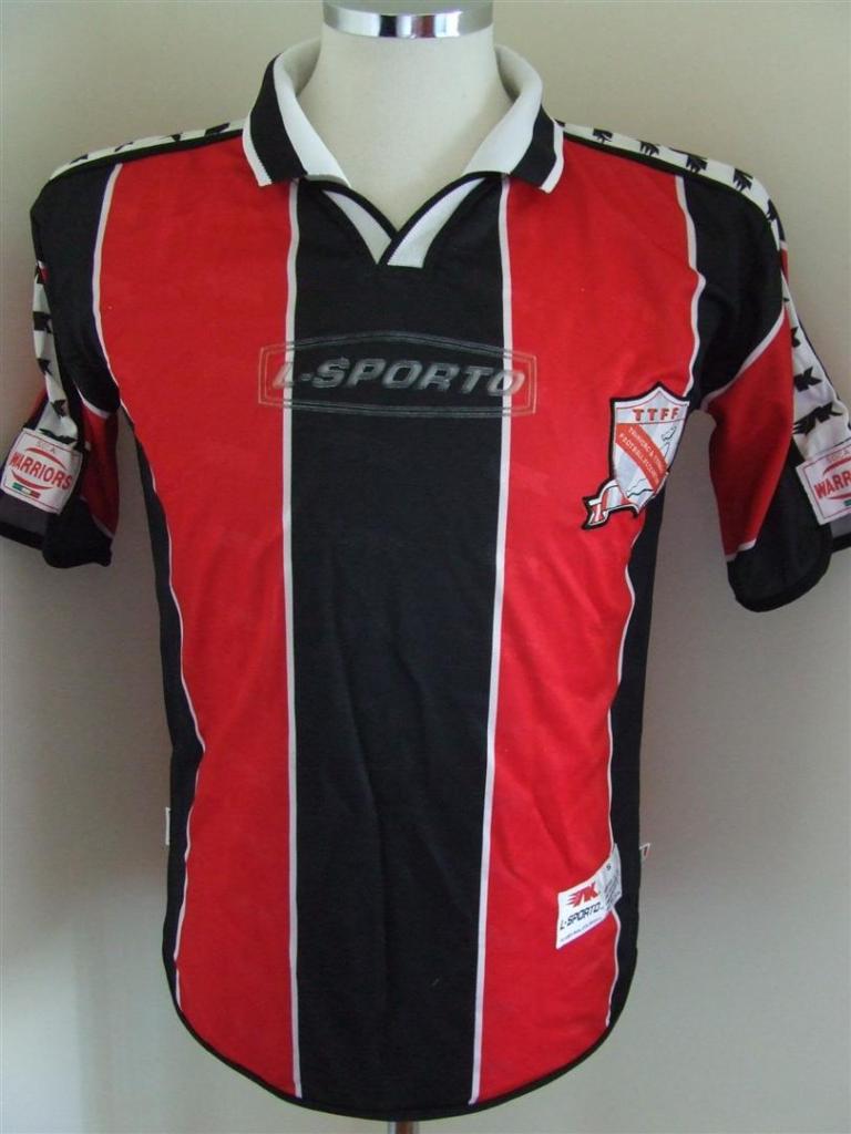 Trinidad & Tobago Home football shirt 2001 2002.
