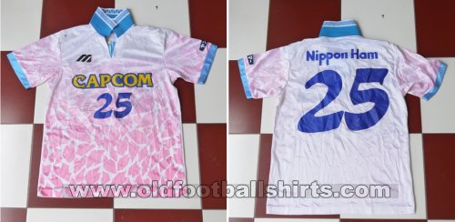 Cerezo Osaka Home baju bolasepak 1993 - ?