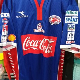 Home United FC  Home football shirt 2001 sponsored by Coca Cola