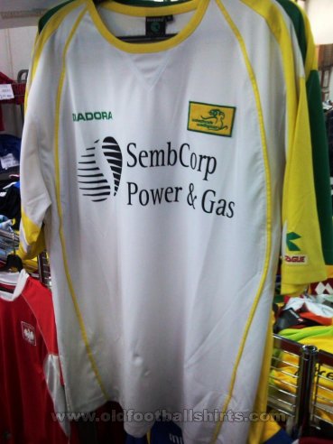Woodlands Wellington FC  Third football shirt 2007