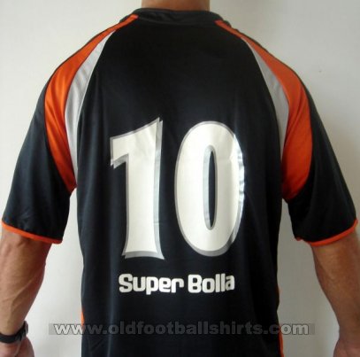 Legião Away football shirt 2009