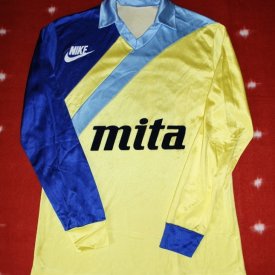 Waasland Beveren Home football shirt 1986 - 1987 sponsored by Mita