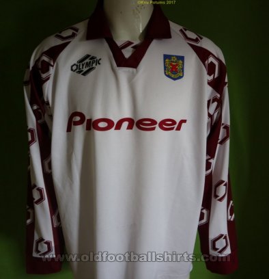 Waasland Beveren Away football shirt 2001