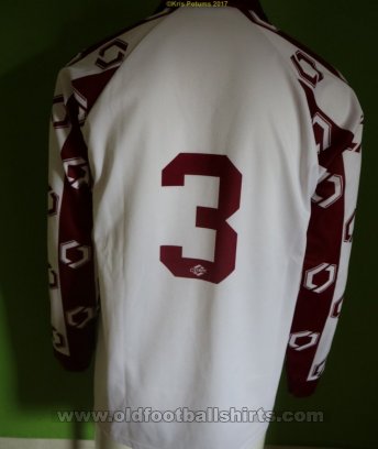 Waasland Beveren Away football shirt 2001