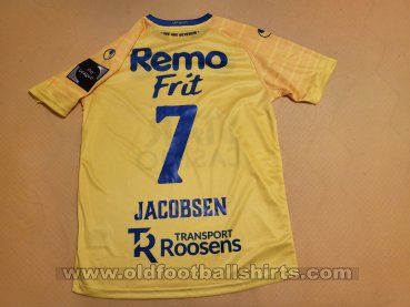 Waasland Beveren Home football shirt 2021 - 2022