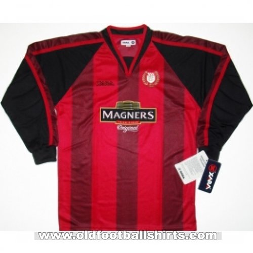 Dundee Goalkeeper football shirt 2004 - 2005