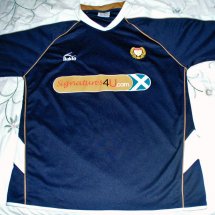 Dundee Home football shirt 2007 - 2008 sponsored by Signatures4U