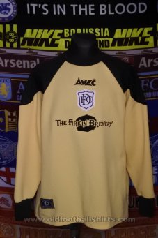 Dundee Goalkeeper football shirt 1996 - 1998