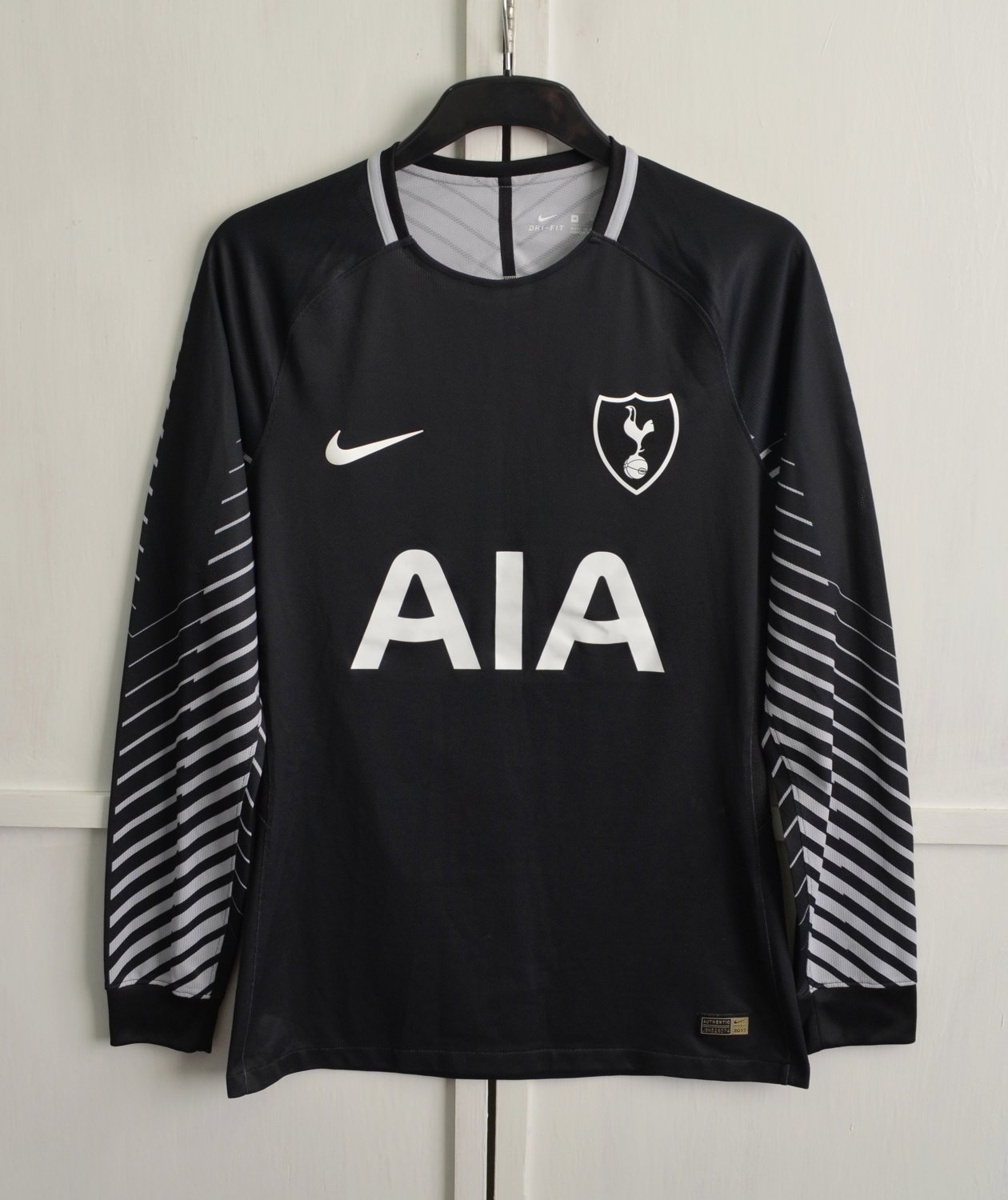 Escarpa techo Regreso Tottenham Hotspur Portero Camiseta de Fútbol 2017 - 2018. Sponsored by AIA